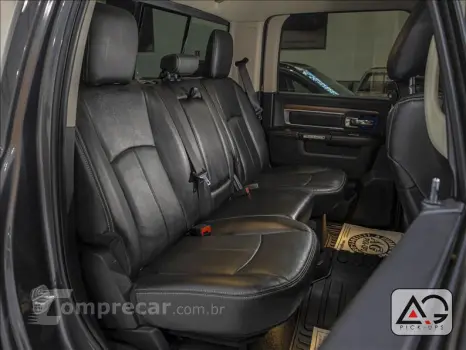 CLASSIC 5.7 V8 Laramie Night Edition CD 4X4