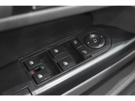 VECTRA SEDAN - 2.0 MPFI ELEGANCE 8V 4P MANUAL