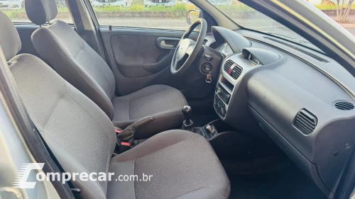 CORSA 1.4 MPFI Premium Sedan 8V