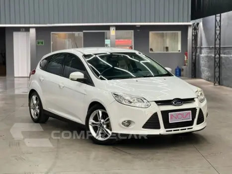 FORD FOCUS HATCH - 2.0 SE HATCH 16V 4P POWERSHIFT 4 portas