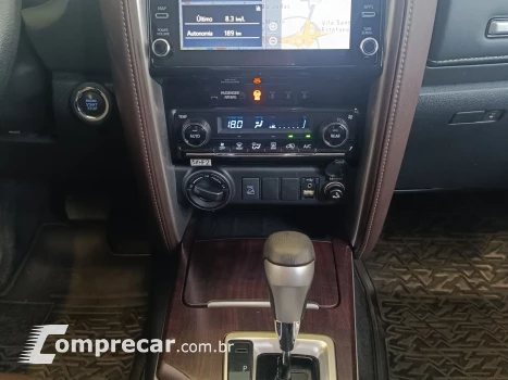 HILUX SW4 2.8 SRX 4X4 7 LUGARES 16V TURBO INTERCOOLER 4P AUT