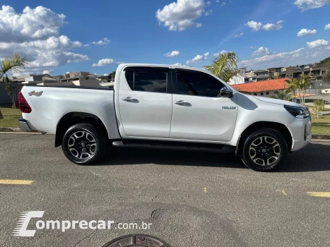 HILUX 2.8 D-4D TURBO DIESEL CD SRX 4X4 AUTOMÁTICO