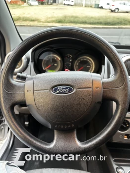 FIESTA 1.6 MPI Class Hatch 8V