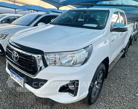Toyota Hilux Caminhonete 2.8 16V SRV 4X4 DIESEL CABINE DUPLA AUTOMÁ 4 portas