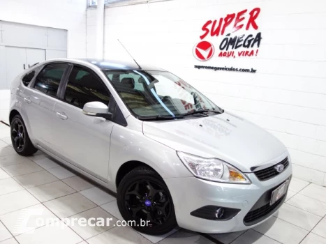 FORD FOCUS HATCH - 2.0 GLX 16V 4P MANUAL 4 portas
