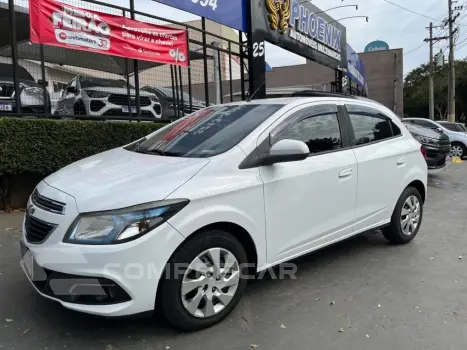 CHEVROLET ONIX 1.4 MPFI LT 8V 4 portas
