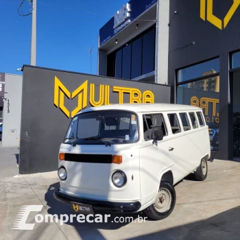 Volkswagen Kombi Standard/ Luxo/ Série Prata 3 portas