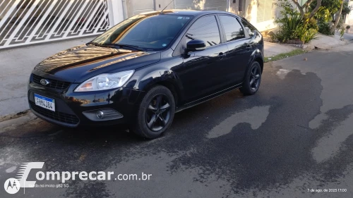 FORD FOCUS 1.6 GLX 16V 4 portas