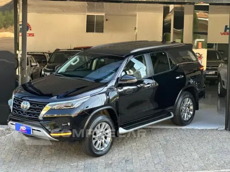 Toyota HILUX SWSRXA4FD 4 portas