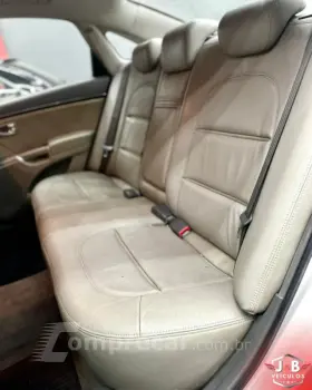 AZERA 3.3 MPFI GLS Sedan V6 24V