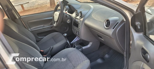 FIESTA 1.6 MPI Class Hatch 8V