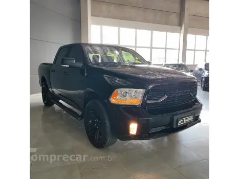 CLASSIC 5.7 V8 GASOLINA LARAMIE NIGHT EDITION CD 4X4 AUTOMÁT