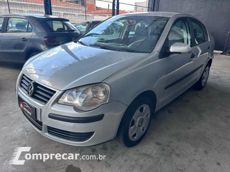 Volkswagen POLO SEDAN 1.6 8V 4 portas