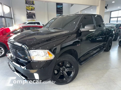 RAM CLASSIC 5.7 V8 Laramie Night Edition CD 4X4 4 portas