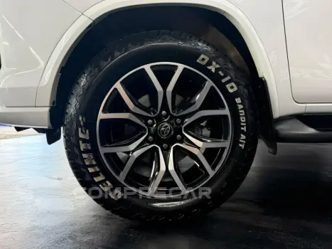 HILUX SW4 2.8 D-4d Turbo Gr-s 7L 4X4