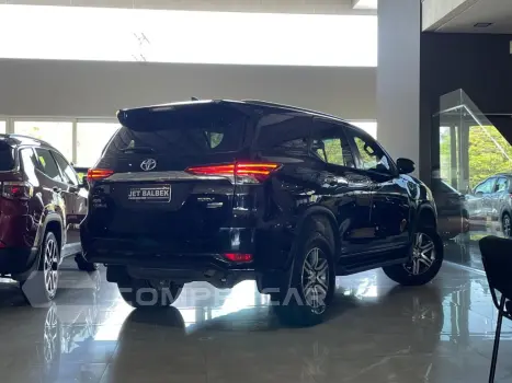 HILUX SW4 2.7 SRV 7 LUGARES 4X2 16V FLEX 4P AUTOMÁTICO