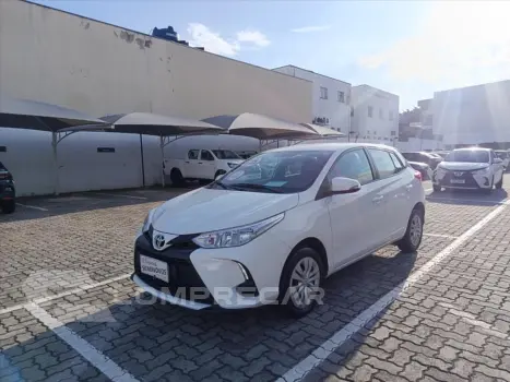 Toyota YARIS 1.5 16V FLEX XL MULTIDRIVE 4 portas