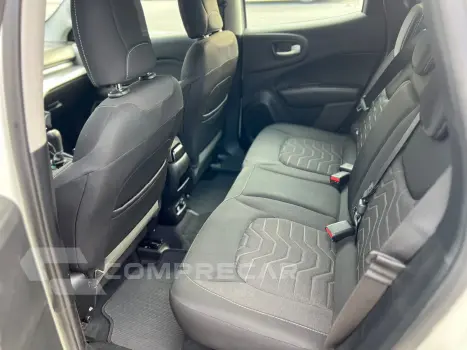 TORO 2.0 16V Turbo Freedom 4WD