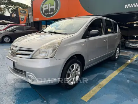 NISSAN Livina 4 portas