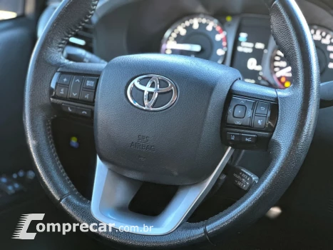 HILUX 2.8 D-4D TURBO DIESEL CD SRX 4X4 AUTOMÁTICO