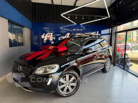 Volvo XC 60 D-5 KINETIC 2.4 AWD Diesel 5p 4 portas