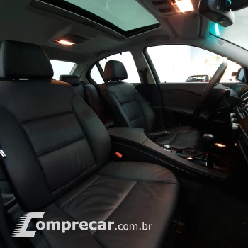 545I 4.4 Sedan V8 32V