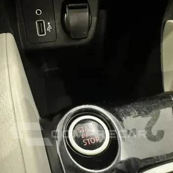 VERSA V-DRIVE Premium 1.6 16v Flex Aut.