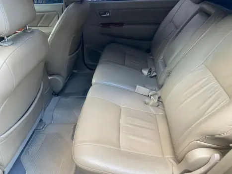Hilux SW4 3.0 16V 4P SRV 4X4 7 LUGARES TURBO DIESEL AUTOMÁTI