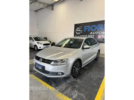 Volkswagen JETTA 2.0 TSI HIGHLINE 211CV GASOLINA 4P TIPTRONIC 4 portas