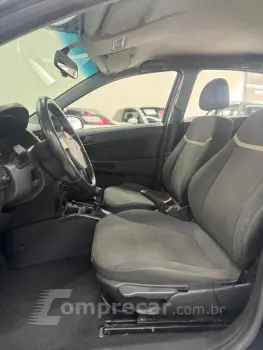 VECTRA 2.0 MPFI Expression 8V