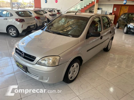 CORSA 1.8 MPFI Maxx Sedan 8V