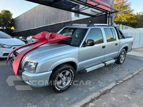 S10 2.4 FLEX EXECUTIVE CABINE DUPLA