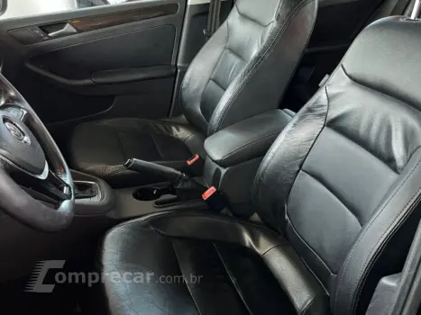 JETTA - 2.0 COMFORTLINE 4P TIPTRONIC