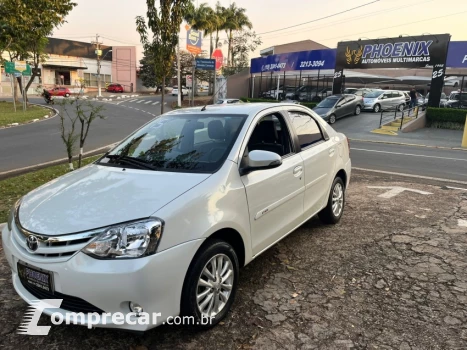 Toyota ETIOS 1.5 XS Sedan 16V 4 portas