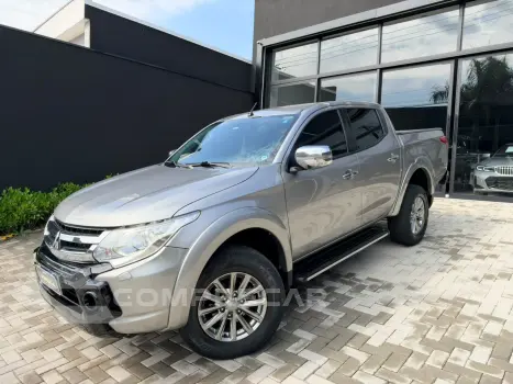 Mitsubishi L200 TRITON 2.4 16V Turbo Sport HPE TOP CD 4X4 4 portas