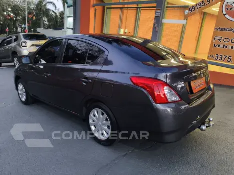 Versa Sedan 1.0 4P FLEX