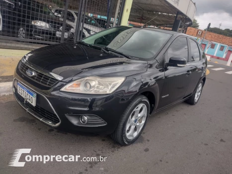 FORD FOCUS 2.0 Titanium Hatch Plus 16V 4 portas
