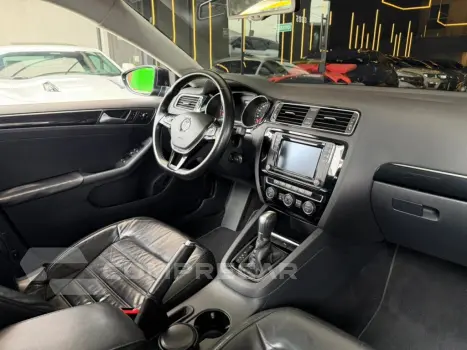 JETTA 2.0 TSI HIGHLINE 211CV GASOLINA 4P TIPTRONIC