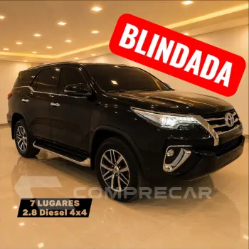 Toyota HILUX SW4 2.8 SRX 4X4 7 Lugares 16V Turbo Intercooler 4 portas