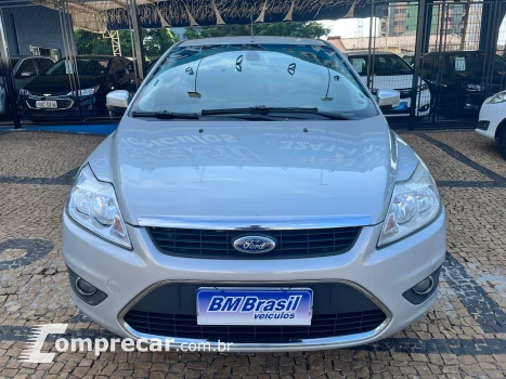 FORD FOCUS 2.0 GLX Sedan 16V 4 portas