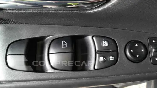 KICKS PLAY 1.6 16V FLEXSTART SENSE XTRONIC