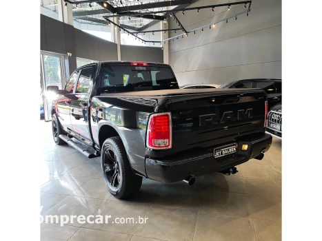 CLASSIC 5.7 V8 GASOLINA LARAMIE NIGHT EDITION CD 4X4 AUTOMÁT