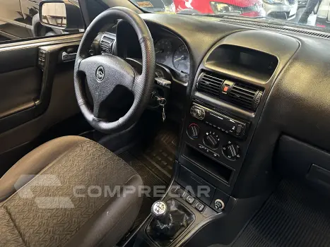 ASTRA 2.0 MPFI Advantage Sedan 8V