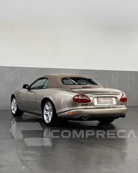 XK8 4.0 Conversível V8 32V