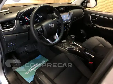 Hilux Sw4 2.8 D-4D Turbo Diesel Srx Platinum 7L 4X4 Automáti