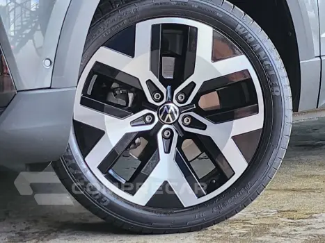 TAOS 1.4 250 TSI TOTAL FLEX HIGHLINE AUTOMÁTICO