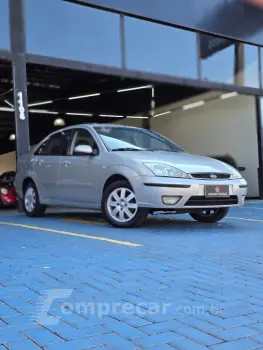 Focus Ghia Sed. 2.0 16V/ 2.0 16V Flex 4p