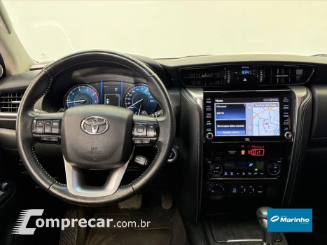 HILUX 2.8 D-4D TURBO DIESEL CD SRX 4X4 AUTOMÁTICO