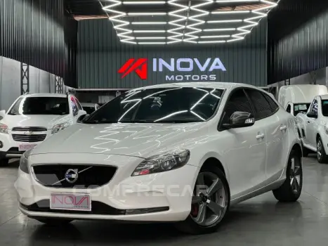 Volvo V40 - 2.0 T4 DYNAMIC TURBO 4P AUTOMÁTICO 4 portas