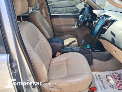 Hilux SW4 2.7 16V 4P FLEX SR 7 LUGARES AUTOMÁTICO